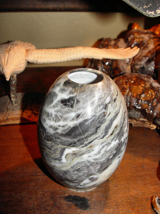 Beautiful Vintage Peacock
              Chinese Marble Vase