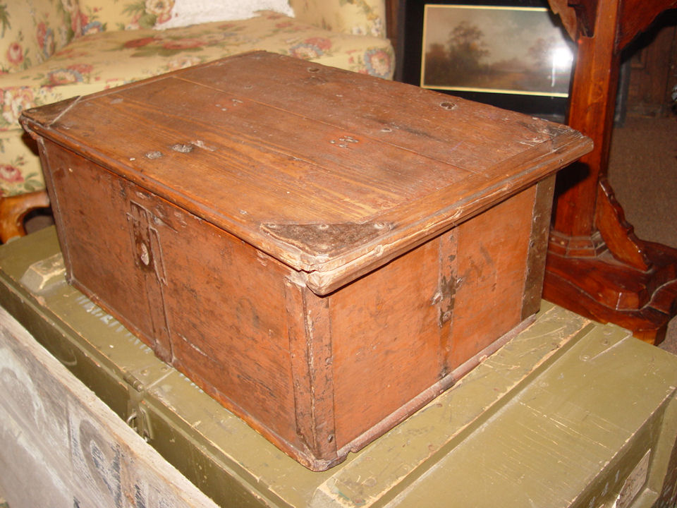 Antique Scandinavian Immigrant's
              Trunk from Norway