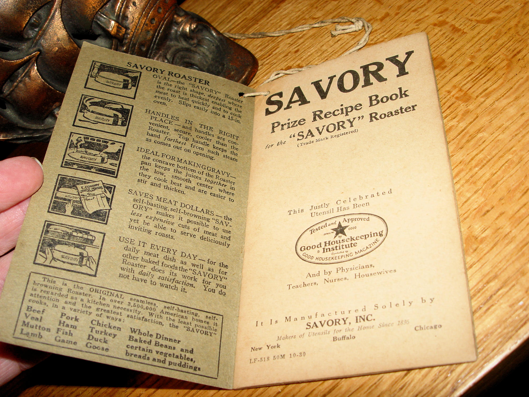 1922 Savory Roaster Advertising Cookbook
(Thanksgiving) – Republic Metalware Co., NY