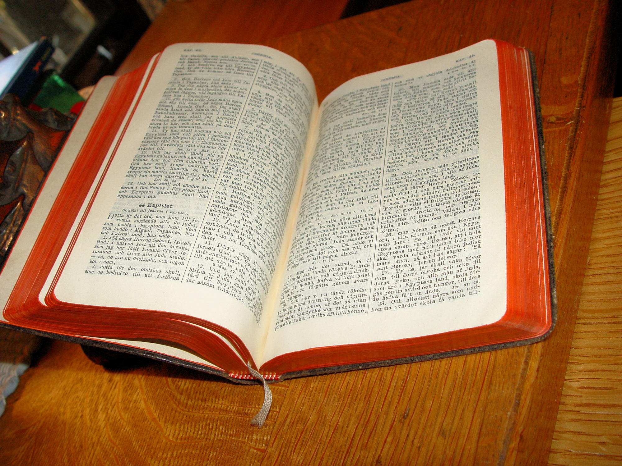 Bibeln eller Den Heliga Skrift – Swedish
Bible (Stockholm, 1906)