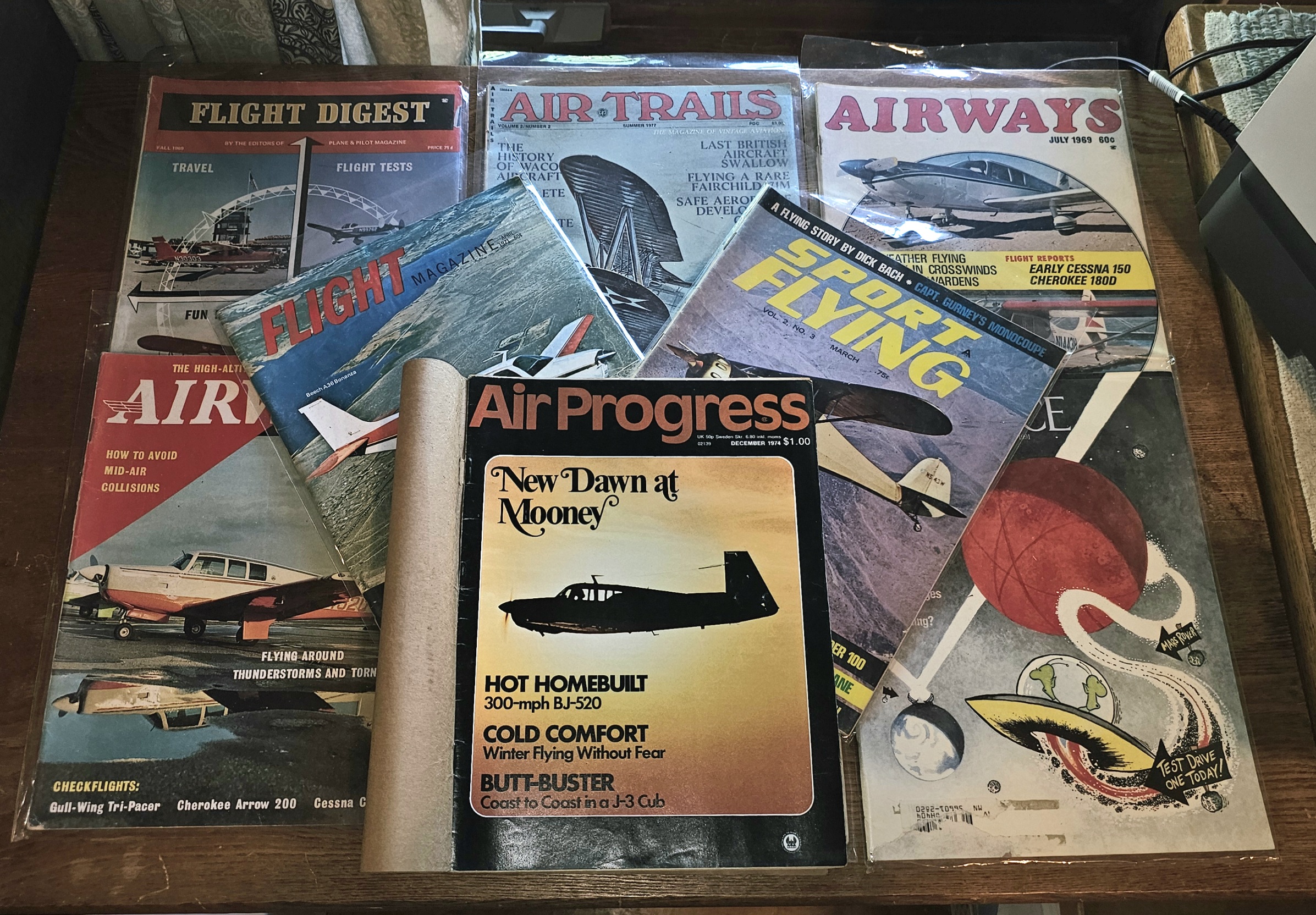 Aviation Magazine Lot 1960s‑1970s – Air
Progress, Flight Digest, Air Trails, Airways –
8 Issues