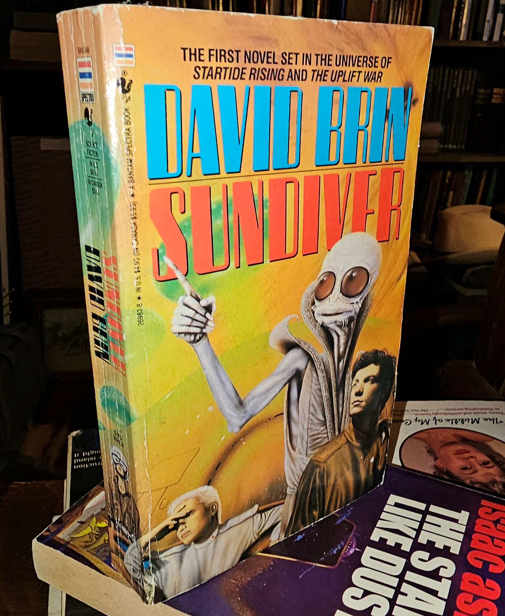 Sundiver - The
                        Uplift Saga, Book 1 David Brin 1990