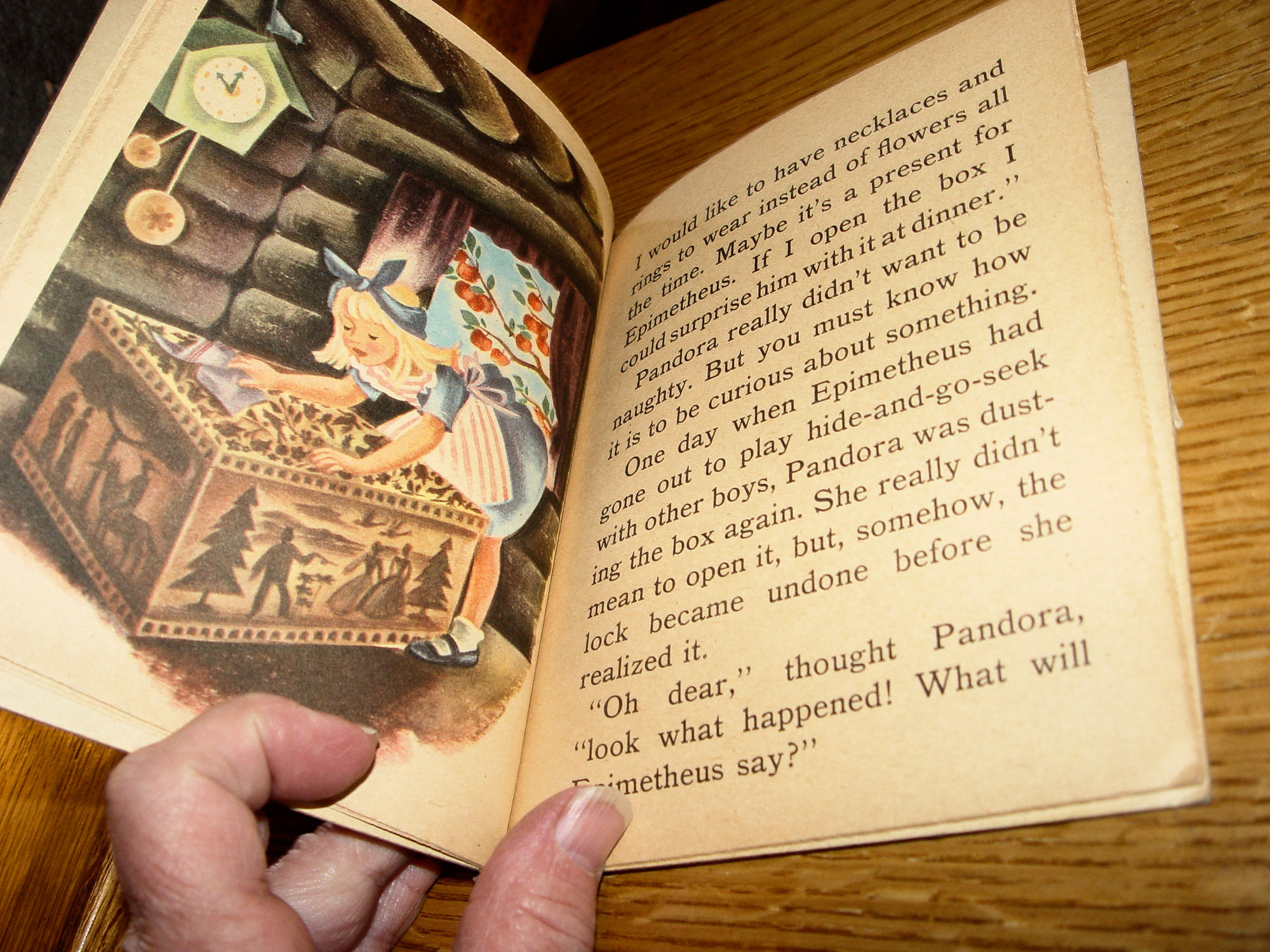Pandora, A Sturdibilt Book, 1945 -
VINTAGE Children's / Samuel Lowe