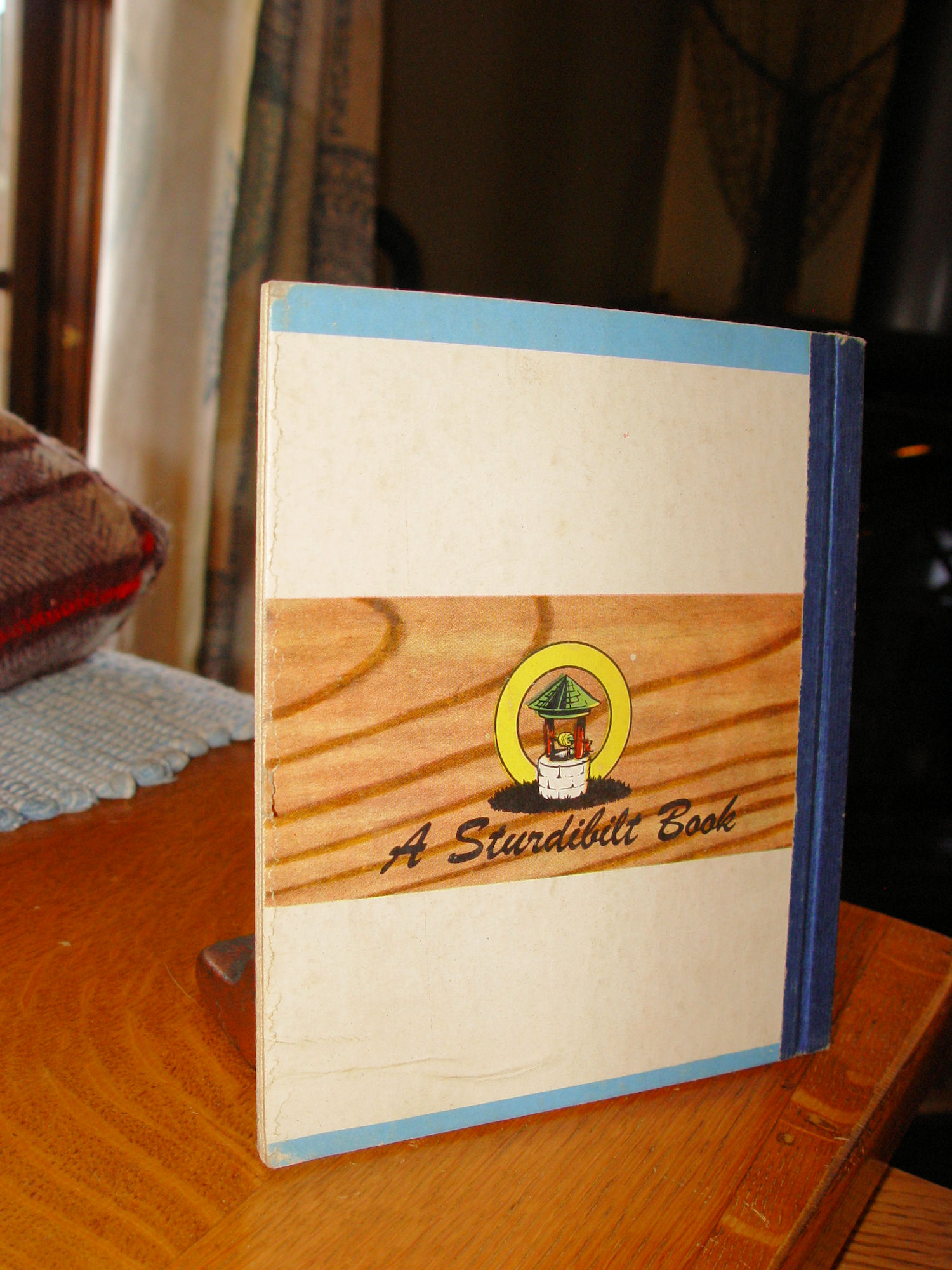 Pandora, A Sturdibilt Book, 1945 -
VINTAGE Children's / Samuel Lowe