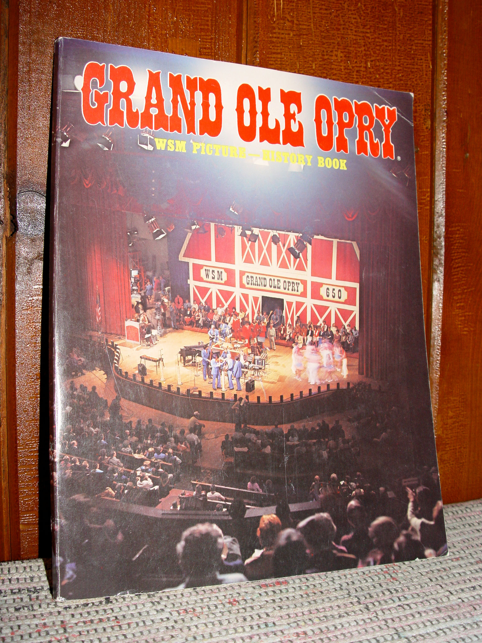 1982 Grand Ole Opry WSM Picture History
                        Program Book Original