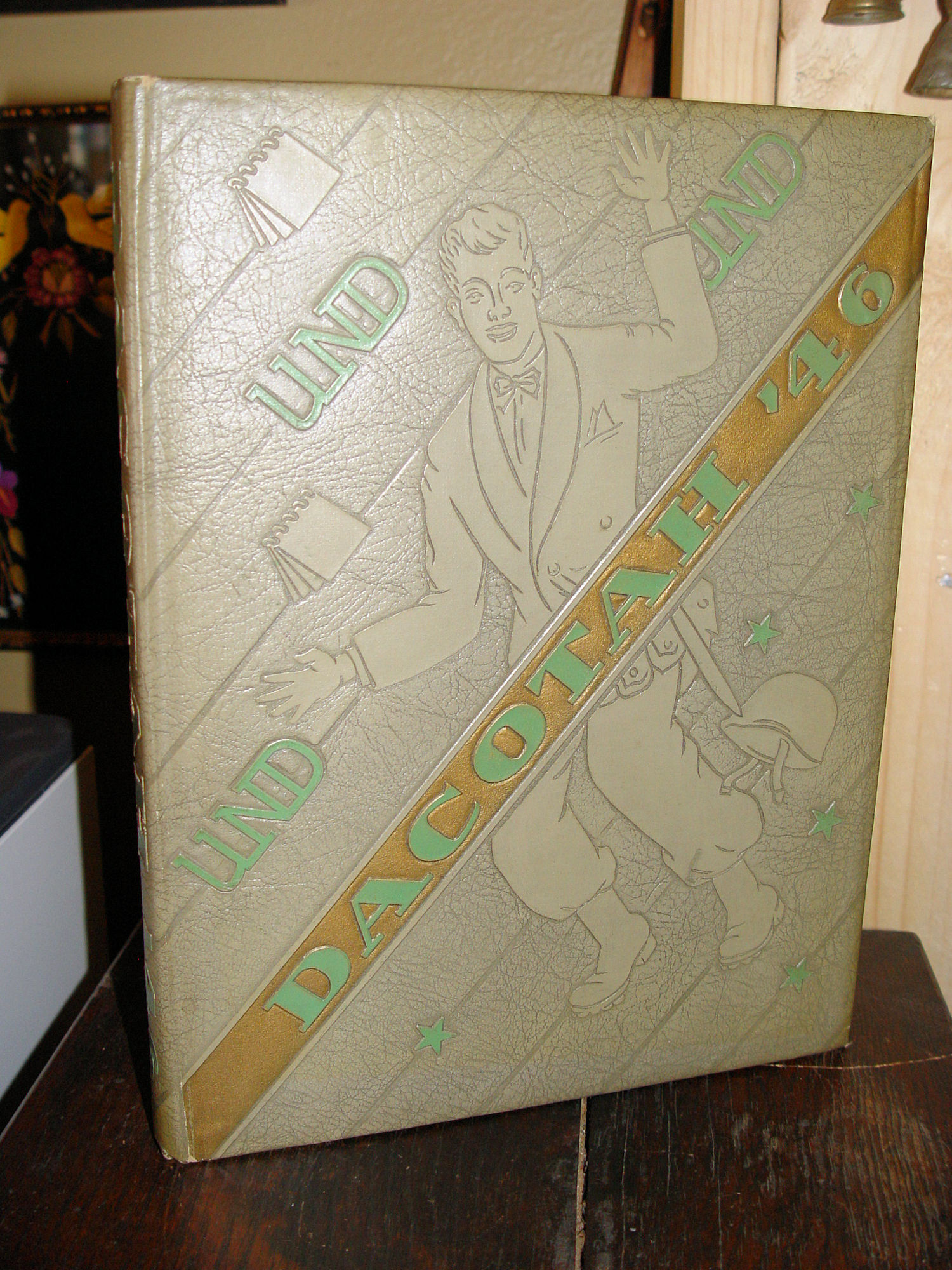 1946 UND Dakotah University of North Dakota
                        Yearbook