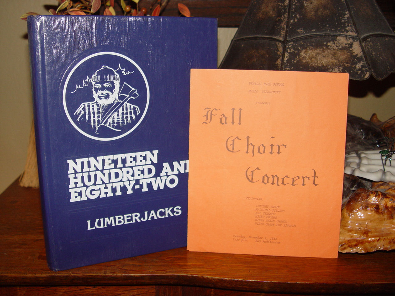 1982 Bemidji MN Lumberjack Yearbook; Choir
                        Concert Insert